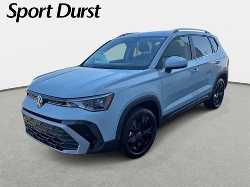 New 2026 Volkswagen Taos SE FWD image 1