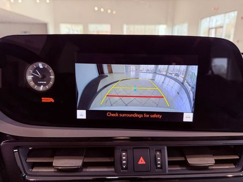 Certified 2025 Lexus ES 350 w/ Premium Package image 24