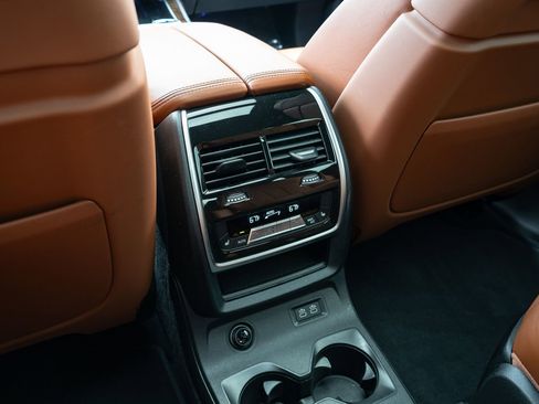 Used 2023 BMW X7 M60i w/ Executive Package AWD/4WD image 37