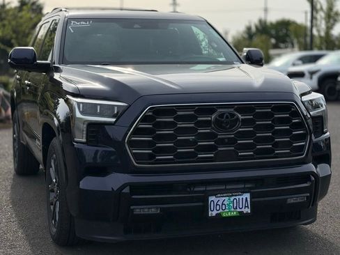 Certified 2025 Toyota Sequoia Platinum AWD/4WD image 7