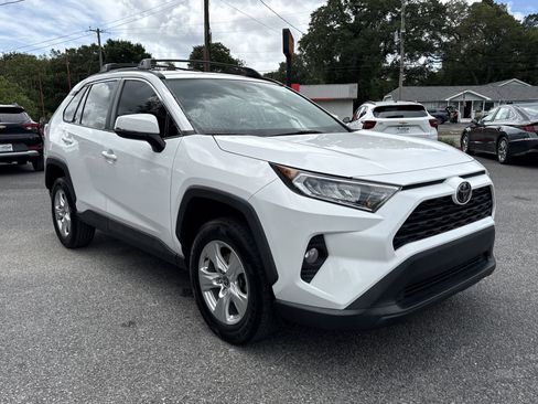 Used 2021 Toyota RAV4 XLE FWD image 7