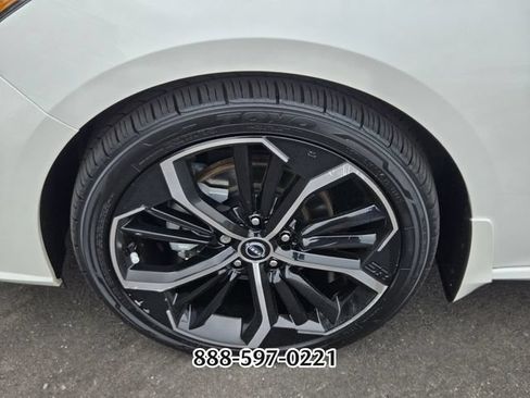 Used 2023 Nissan Altima 2.5 SR w/ SR Premium Package FWD image 20