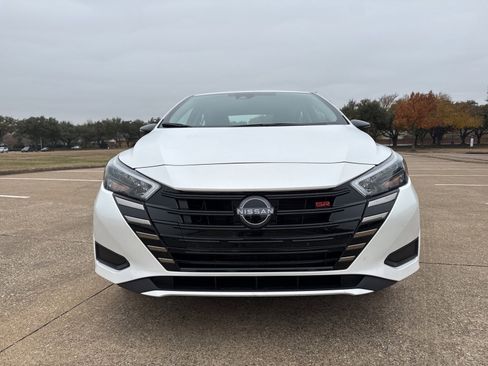 Used 2025 Nissan Versa SR image 2