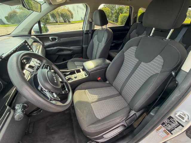 Used 2022 Kia Sorento LX FWD image 15