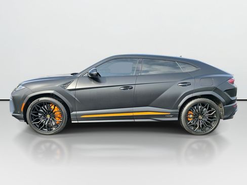 Used 2025 Lamborghini Urus SE AWD/4WD image 2