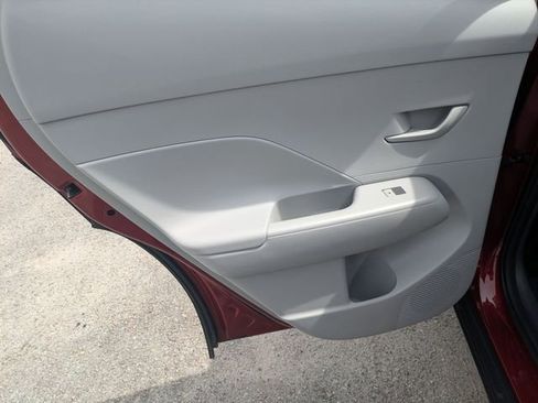 Used 2025 Hyundai Kona SEL image 21