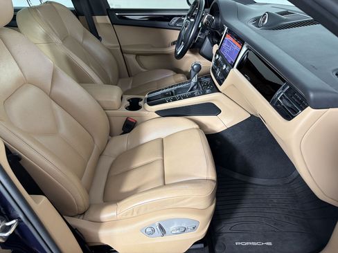 Certified 2021 Porsche Macan S w/ Premium Package Plus AWD/4WD image 21