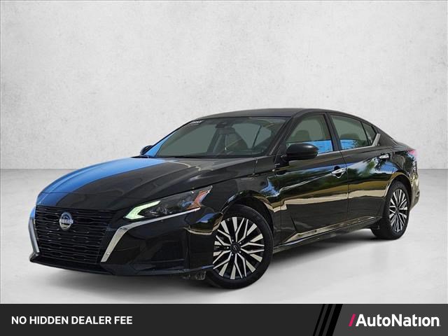 Used 2025 Nissan Altima 2.5 SV FWD image 1
