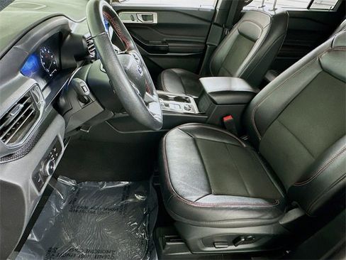 Used 2023 Ford Explorer ST-Line image 9