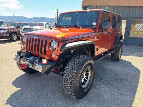 Used 2014 Jeep Wrangler Unlimited Rubicon w/ Connectivity Group AWD/4WD image 10