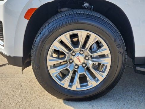 Used 2024 GMC Yukon Denali image 17