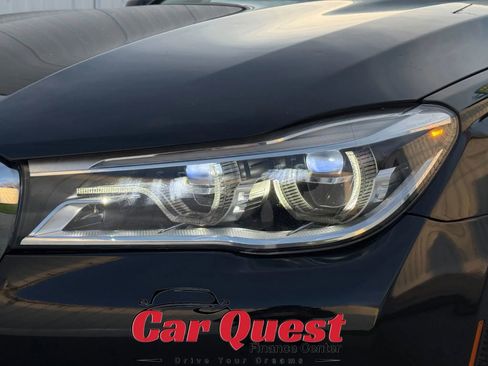 Used 2018 BMW 750i xDrive image 32