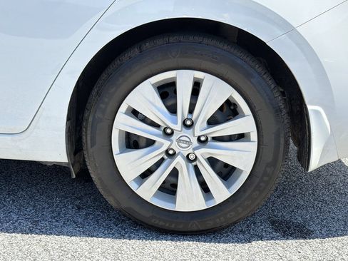 Used 2025 Nissan Sentra S FWD image 31