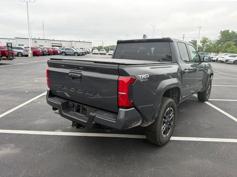 Used 2025 Toyota Tacoma TRD Sport AWD/4WD image 6