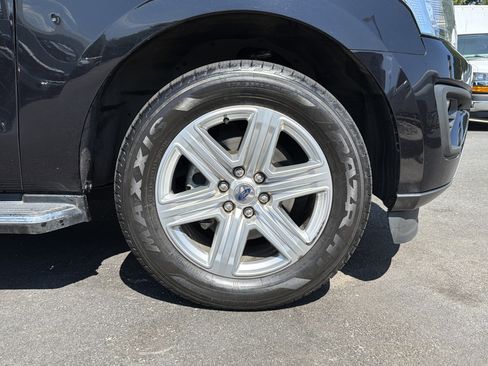 Used 2019 Ford Expedition Max XLT w/ Equipment Group 202A AWD/4WD image 13