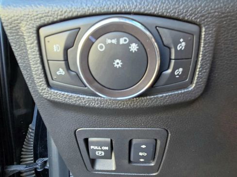 Used 2018 Ford F150 Lariat image 29