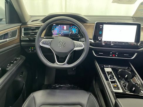 New 2026 Volkswagen Atlas SE image 18