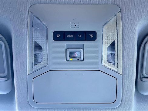 Used 2025 Toyota RAV4 XLE image 33