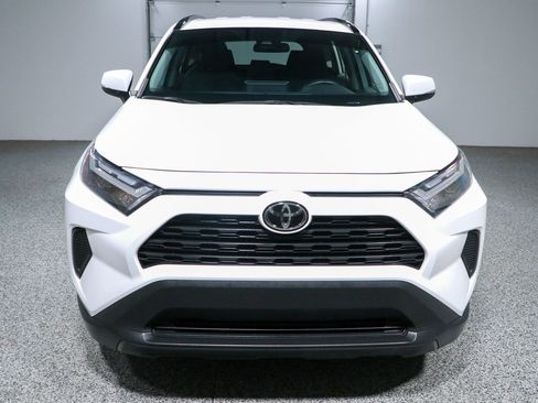 Used 2022 Toyota RAV4 XLE FWD image 4