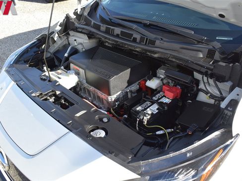 Used 2022 Nissan Leaf S image 28