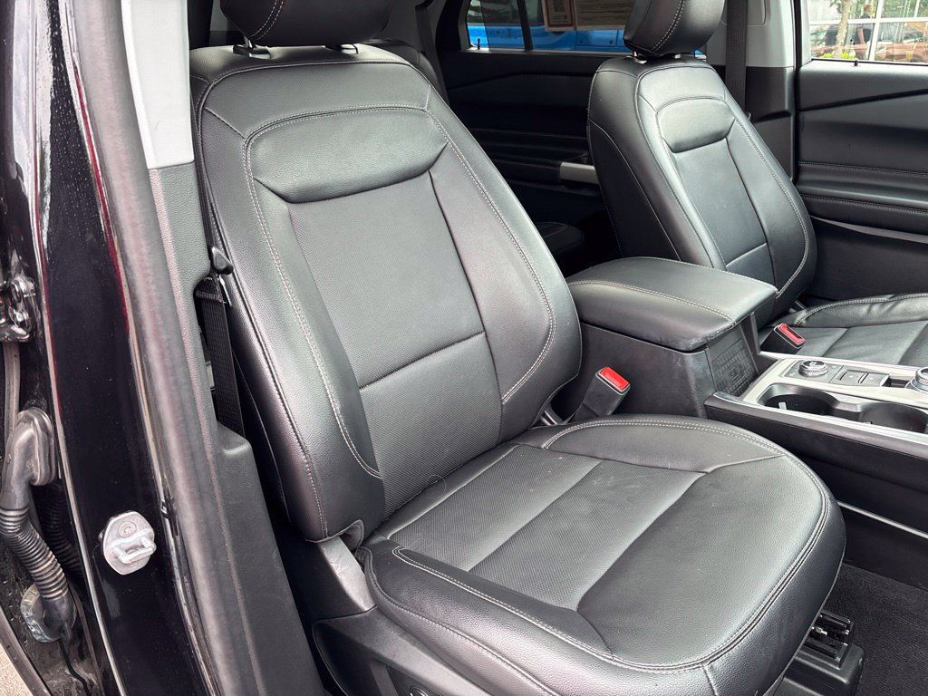 Used 2023 Ford Explorer Limited w/ Limited Technology Package AWD/4WD image 28