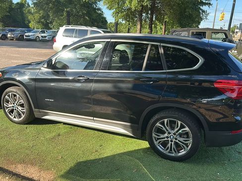 Used 2017 BMW X1 xDrive28i AWD/4WD image 4