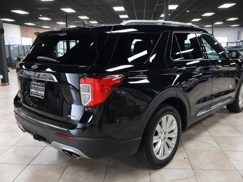 Used 2021 Ford Explorer King Ranch w/ Premium Technology Package image 5
