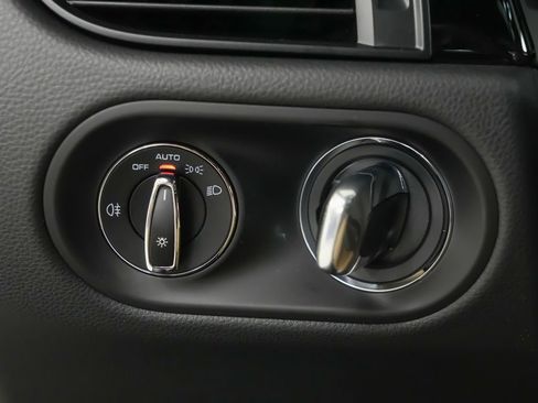 New 2026 Porsche Macan image 25