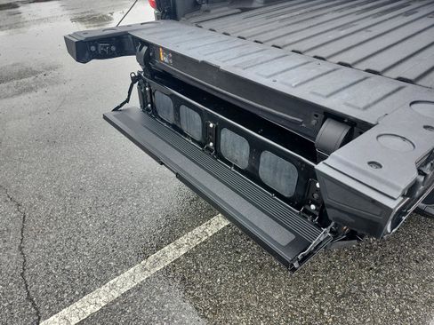 Certified 2024 GMC Sierra 1500 AT4 w/ AT4 Premium Package image 11