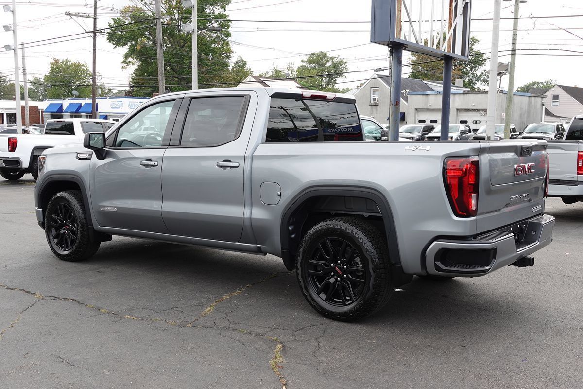 Used 2025 GMC Sierra 1500 Elevation AWD/4WD image 2