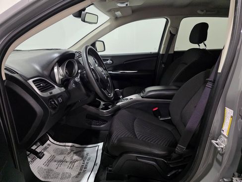 Used 2019 Dodge Journey SE image 14