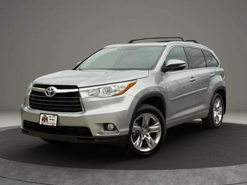 Used 2014 Toyota Highlander Limited AWD/4WD image 2