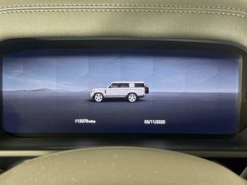 Used 2025 Land Rover Defender 130 X-Dynamic SE image 13