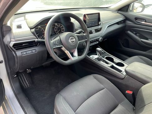 Used 2023 Nissan Altima 2.5 SV image 6
