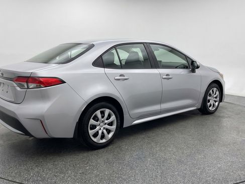 Used 2025 Toyota Corolla LE FWD image 9