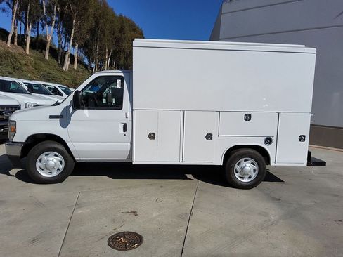 New 2026 Ford E-350 and Econoline 350 Super Duty w/ Power Equipment Group image 33