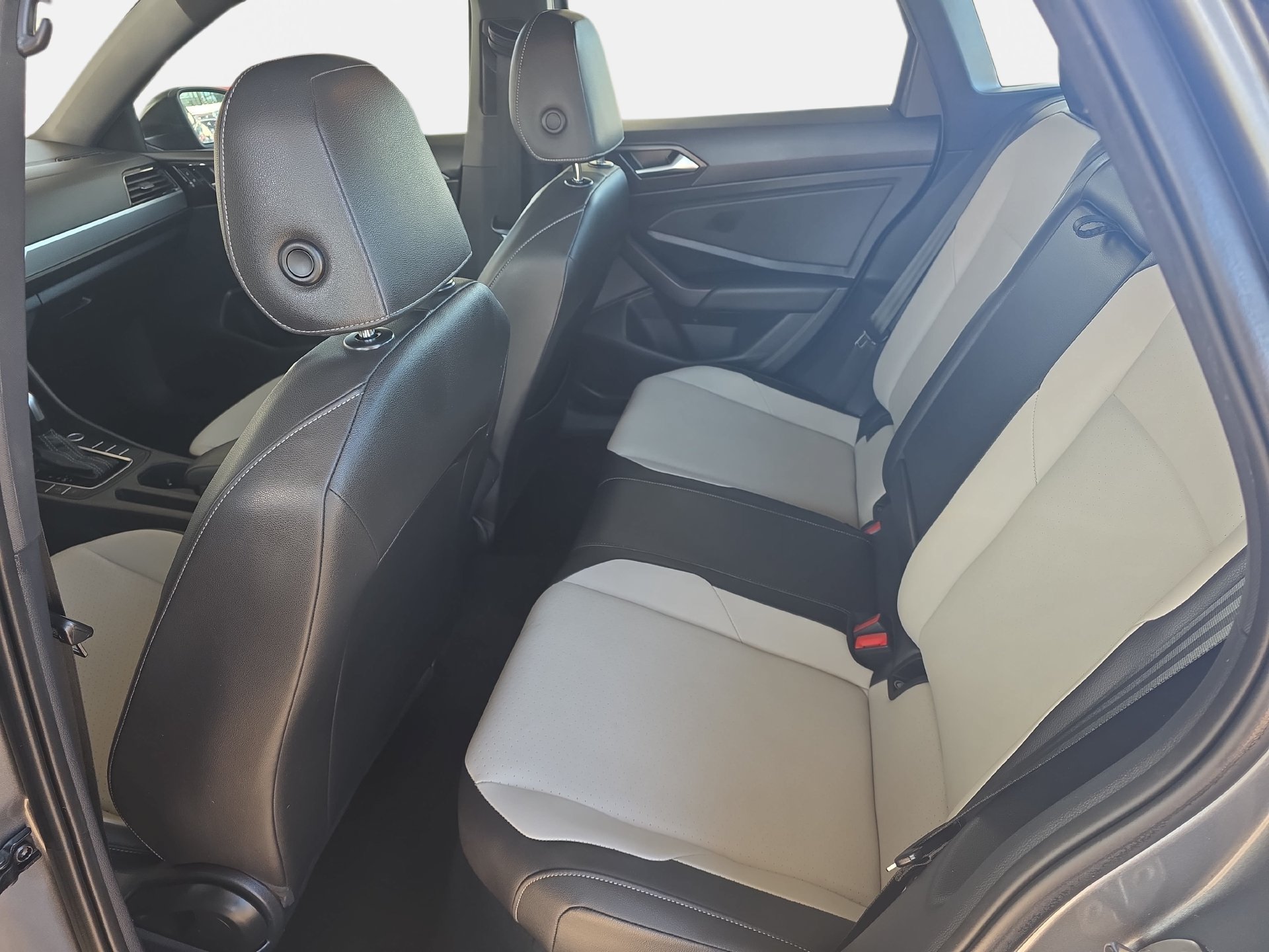 Used 2020 Volkswagen Jetta R-Line FWD image 13