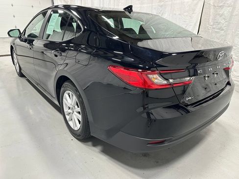 Used 2026 Toyota Camry LE FWD image 5