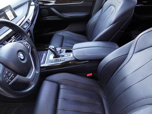 Used 2018 BMW X5 xDrive50i w/ Executive Package AWD/4WD image 11