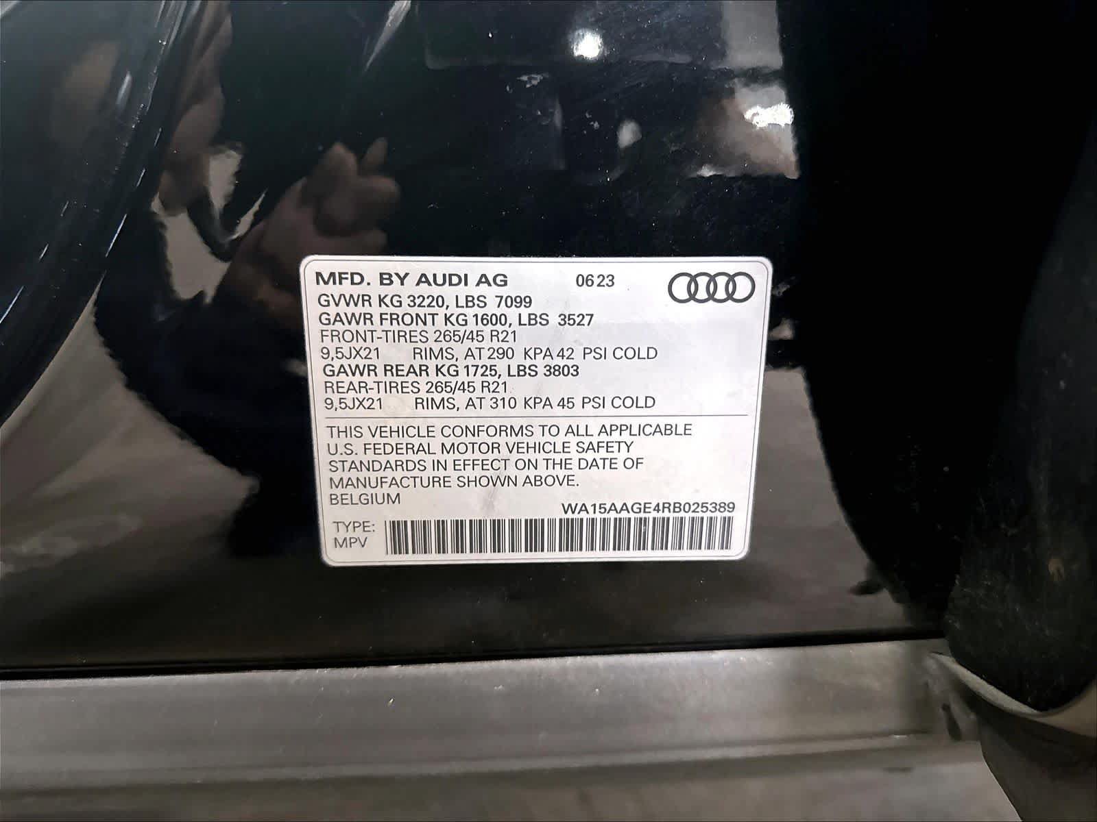 Used 2024 Audi Q8 e-tron Premium Plus w/ Premium Plus Package AWD/4WD image 36