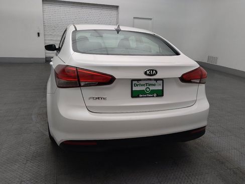 Used 2017 Kia Forte LX w/ LX Popular Package image 6