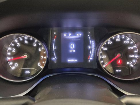 Used 2020 Jeep Compass Latitude FWD image 23