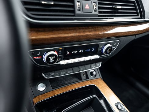 Certified 2023 Audi Q5 2.0T Premium w/ Convenience Package AWD/4WD image 12