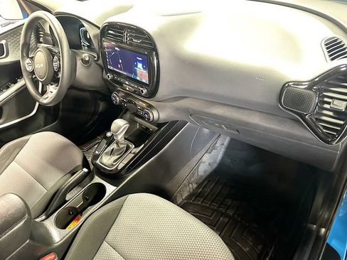 Used 2023 Kia Soul S image 28