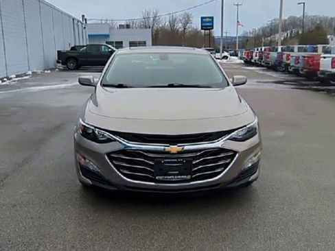 Certified 2022 Chevrolet Malibu LT w/ Leather Package image 3