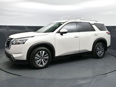 Used 2023 Nissan Pathfinder SL