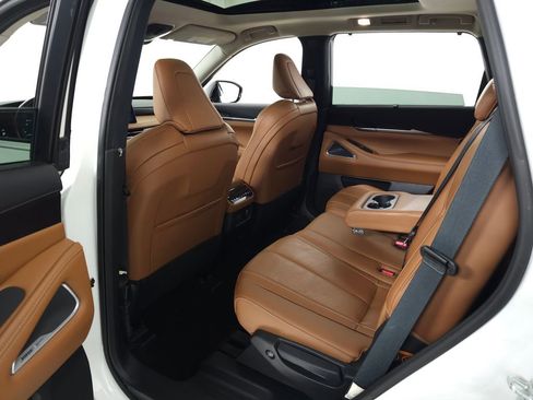 Used 2023 INFINITI QX60 Sensory w/ Vision Package AWD/4WD image 36