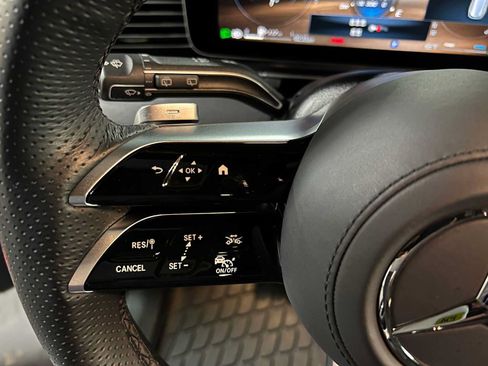 Certified 2025 Mercedes-Benz GLS 450 4MATIC image 29