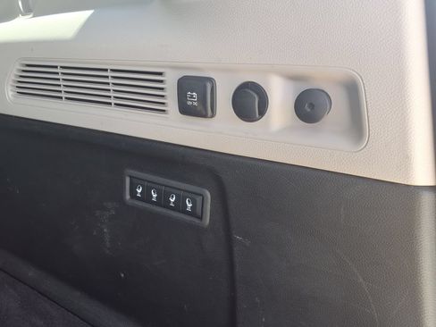 Used 2024 Jeep Wagoneer L Series II w/ Flexible Seating Group AWD/4WD image 14