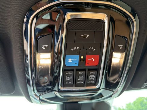 Used 2024 Jeep Grand Cherokee L Summit w/ Advanced Protech Group IV AWD/4WD image 31